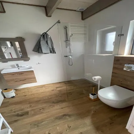 Comfortable Homes With Air Conditioning, Sauna *