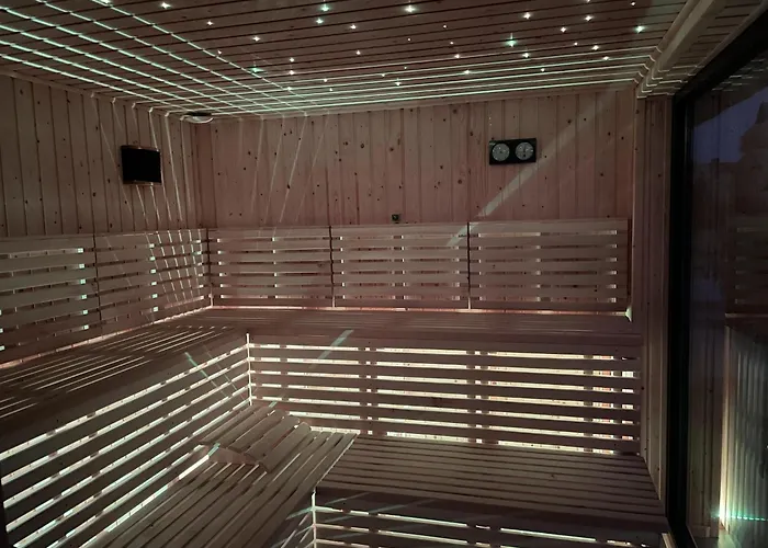 度假居 Homes Near The Beach, Sauna, Jacuzzi